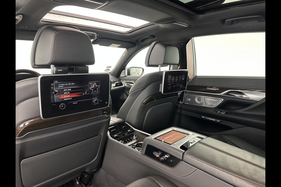 BMW 7 Serie 740Le xDrive iPerformance High Executive Aut.*PANO | DAKOTA-FULL-LEATHER | SOFT-CLOSE | NIGHT-VISION | HEAD-UP | BOWERS/WILKINS-AUDIO  | ADAPT.CRUISE | BLIND-SPOT | LASER-LED | MEMORY-PACK | KEYLESS | SURROUND-VIEW | DAB+ | COMFORT