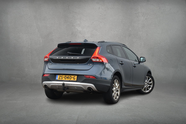 Volvo V40 Cross Country 1.5 T3 Polar+ Luxury | Trekhaak | Pano | H/K | Leer | Stoelverw.