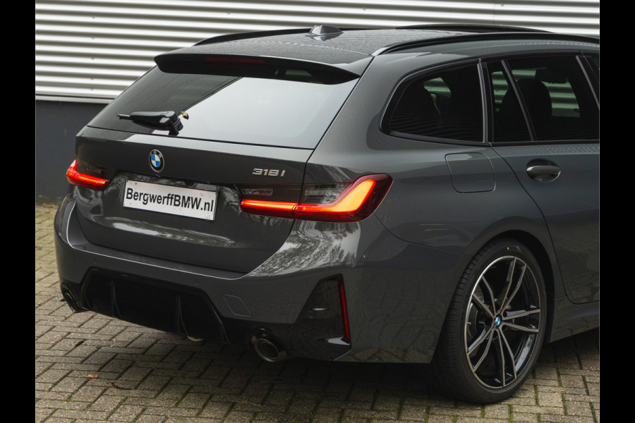 BMW 3 Serie Touring 318i M-Sport - Pano - Trekhaak - Widescreen - Stoelverwarming - Hifi - Camera