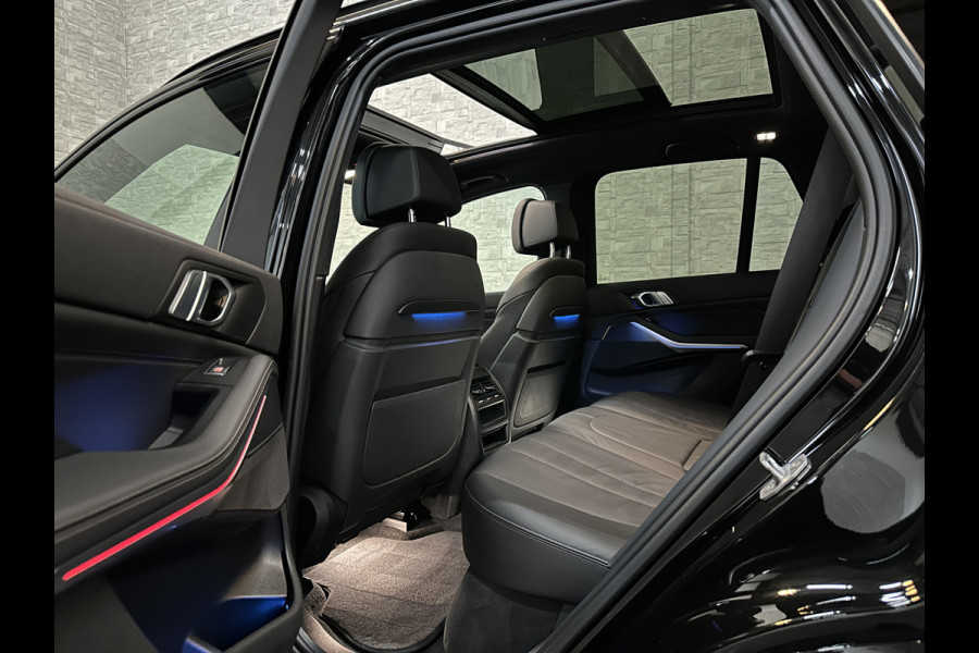 BMW X5 45e M-Sport | 360 View | Panorama | ACC | Head-Up | Comfortstoelen | Keyless-Go | Memory | Stuurwiel verwarmd | Luchtvering | Sfeerverlichting | Standkachel | LED | Carplay | Draadloos Laden |