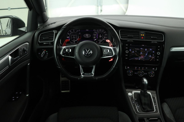 Volkswagen Golf 1.5 TSI R-Line | DSG | Panoramadak | Active info | Carplay | Full LED | Adaptive Cruise | PDC | Camera | Navigatie