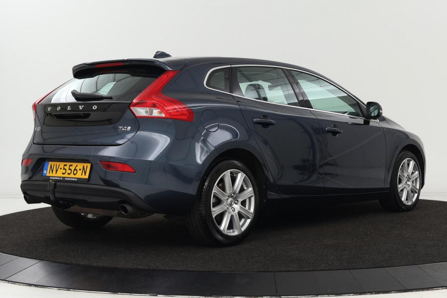 Volvo V40 T4 Nordic+ | Panoramadak | Adaptive Cruise | Leder | Camera | Memory | DAB+ | PDC | Stoelverwarming | Full LED