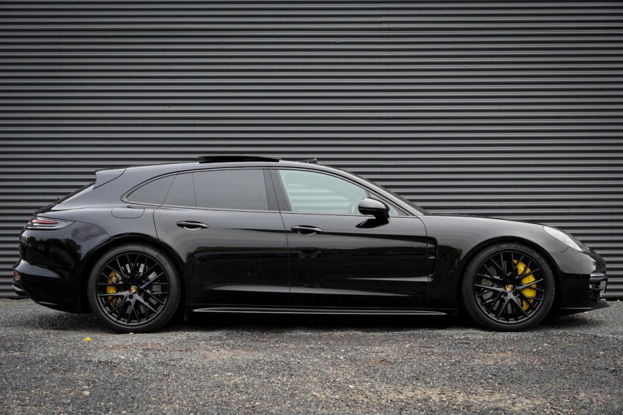 Porsche Panamera Sport Turismo 4.0 GTS / PCCB / Pano / NL Auto / Burmester