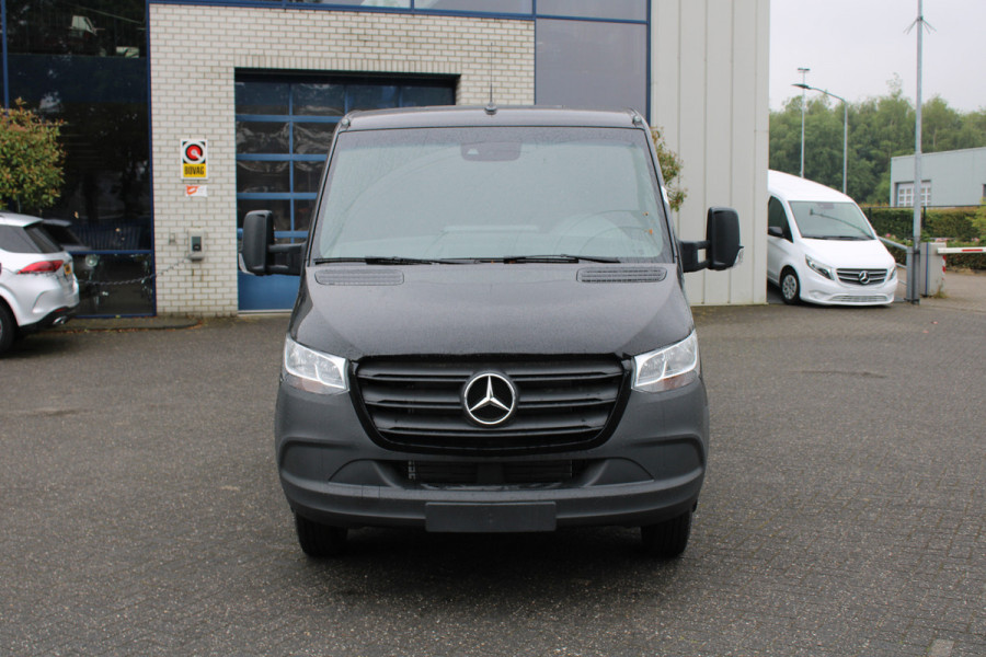 Mercedes-Benz Sprinter 517 CDI L3 RWD Open laadbak 3500 kg Trekgewicht, MBUX, Geveerde stoel, etc.