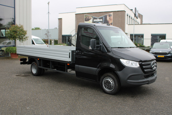 Mercedes-Benz Sprinter 517 CDI L3 RWD Open laadbak 3500 kg Trekgewicht, MBUX, Geveerde stoel, etc.