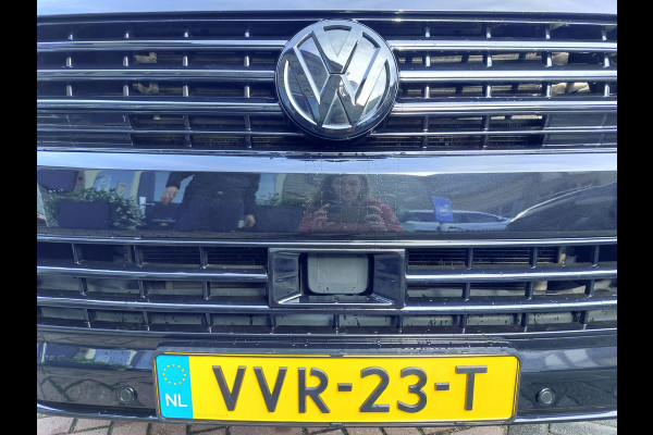 Volkswagen Transporter 2.0 TDI L2H1 Highline | Black Edition | Leer