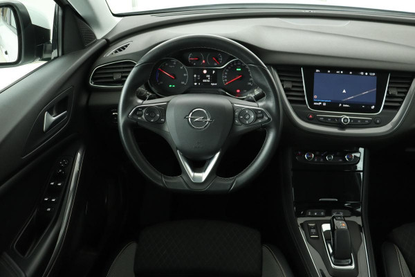 Opel Grandland X 1.6 Turbo Hybrid Elegance | Stoelverwarming | Trekhaak | Carplay | Half leder | Camera | Navigatie | PDC