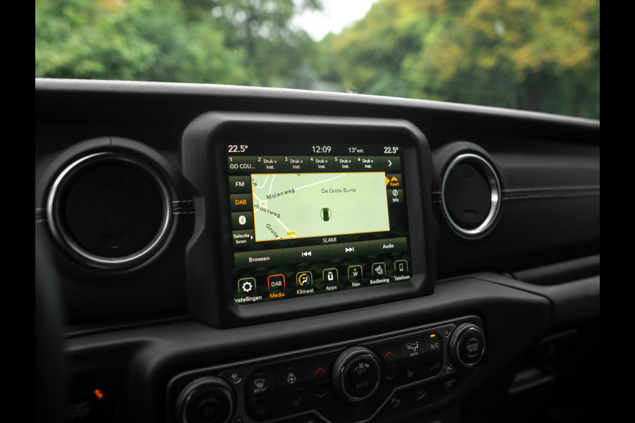 Jeep Wrangler Unlimited 2.0T Sahara 270pk | Carplay | Alpine HiFi | Camera | Uitneembaar dak | Stoelverw. | Afn. trekhaak