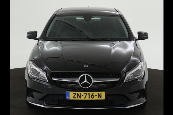 Mercedes-Benz CLA-Klasse 180 Automaat | Multispaaks lichtmetalen velgen | Navigatie | Parking support met camera achter | Inclusief 24 maanden Mercedes-Benz Certified garantie voor Europa.