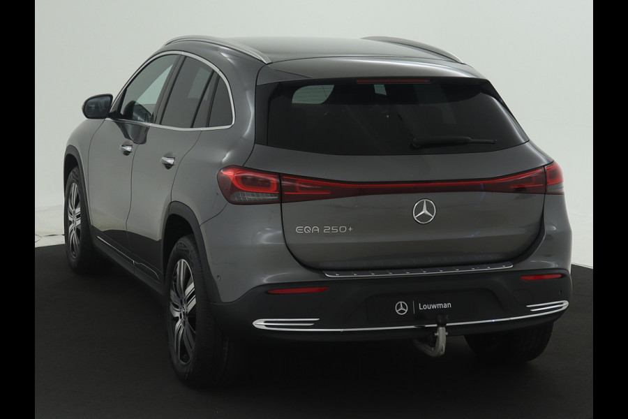 Mercedes-Benz EQA 250+ Business Edition 71 kWh | Trekhaak | Business Plus pakket | Smartphone integratie | KEYLESS-GO comfort pakket | Dodehoekassistent | Parkeerpakket met 360°-camera | Stoelverwarming vooraan |