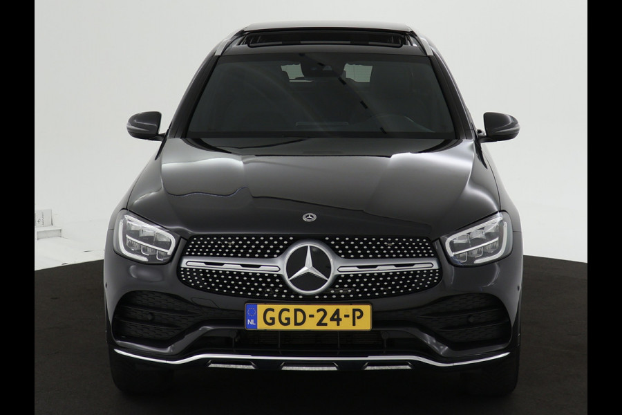 Mercedes-Benz GLC 300 e AMG Plug-In Hybride | Trekhaak | Panoramadak | Sfeerverlichting | LED | EASY-PACK Achterklep | Inclusief 24 maanden Mercedes-Benz Certified garantie voor Europa.