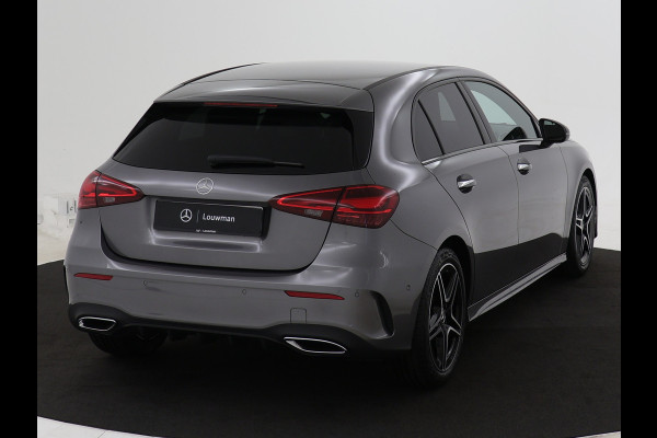 Mercedes-Benz A-Klasse 180 AMG Line | Nightpakket | Premium Pack | Dodehoekassistent | Verwarmde stoelen vooraan | Extra USB-poorten | Sfeerverlichting | Draadloos oplaadsysteem voor smartphone |