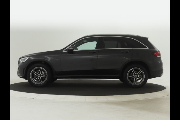 Mercedes-Benz GLC 300 e AMG Plug-In Hybride 4Matic Limited | AMG - Line interieur | AMG- Line Exterieur | Parkeerpakket + camera | Stoelverwarming | Navigatie | Elektrische achterklep | Inclusief 24 maanden MB Certified garantie voor europa.