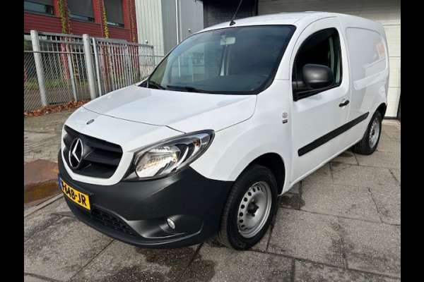 Mercedes-Benz Citan 109 CDI BlueEFFICIENCY Business Ambition AIRCO I NAVI I MULTI MEDIA I ZIJSCHUIFDEUR 1e EIGENAAR I COMPLETE ONDERHOUDSHISTORIE