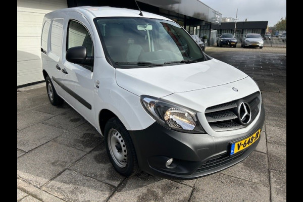 Mercedes-Benz Citan 109 CDI BlueEFFICIENCY Business Ambition AIRCO I NAVI I MULTI MEDIA I ZIJSCHUIFDEUR 1e EIGENAAR I COMPLETE ONDERHOUDSHISTORIE