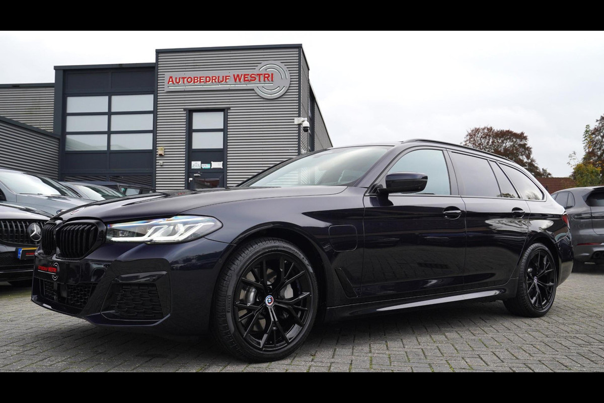 BMW 5 Serie Touring 530e xDrive Business Edition Plus | M-pakket | Laser LED | Panorama | Luxe leder | BMW Assisted Drive | HuD