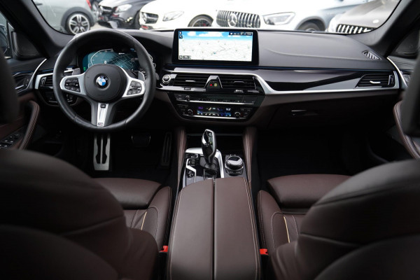 BMW 5 Serie Touring 530e xDrive Business Edition Plus | M-pakket | Laser LED | Panorama | Luxe leder | BMW Assisted Drive | HuD