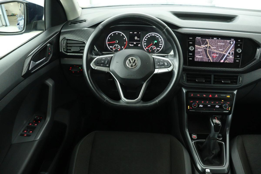 Volkswagen T-Cross 1.0 TSI Style | Carplay | Stoelverwarming | Camera | Trekhaak | Navigatie | Keyless | DAB+ | Park Assist | Full LED