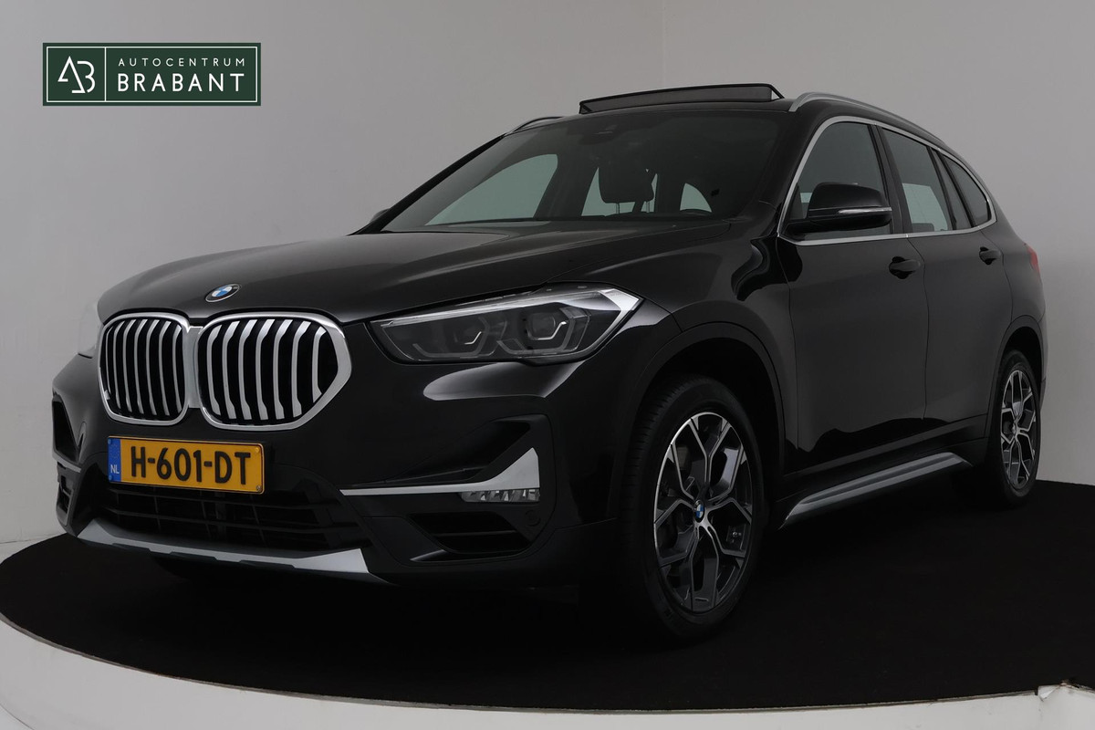 BMW X1 SDrive20i VDL Nedcar Edition Automaat (PANORAMADAK, CAMERA, NAVI, DEALER ONDERHOUDEN)