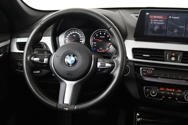 BMW X1 SDrive20i VDL Nedcar Edition Automaat (PANORAMADAK, CAMERA, NAVI, DEALER ONDERHOUDEN)