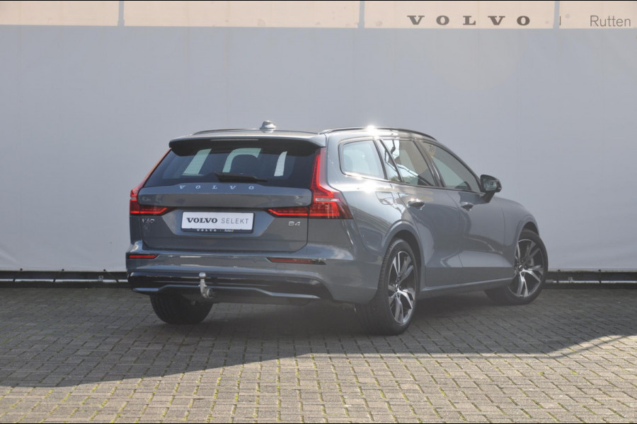 Volvo V60 B4 211PK Automaat Plus Dark Semi-elektrisch inklapbare trekhaak / Adaptive cruise control / Pilot assist / BLIS / Stoelverwarming voor en achter / Elektrische bedienbare stoelen voor met geheugen / Stuurverwarming / Parkeersensoren met camera / Elektrische achterklep / Keyless entry /