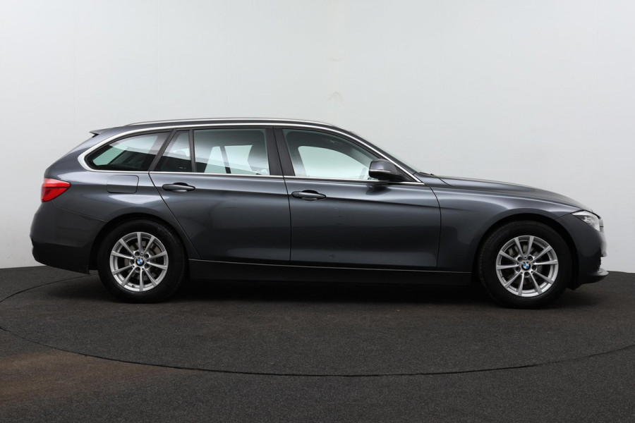 BMW 3 Serie Touring 318i Executive AANBIEDING (NL-auto, Goed OnderH, Trekhaak, Navi, Parkeersensoren, Cruise Con, Climate, Etc)