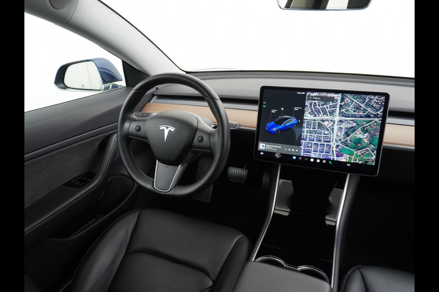 Tesla Model 3 SR+60kWh 325PK AutoPilot Premium-Luidsprekers Leer PanoDak Adaptive cruise 18" Camera's Elektr.-Stuur+Stoelen+Spiegels+Geheugen+ Ecc Navigatiesysteem full map LED-a+v Comfortstoel(en) ACC Dual-ECC DAB Voorverwarmen interieur via App Keyless via Telefoonsleutel One-Pedal-Drive Origin. NLse auto !