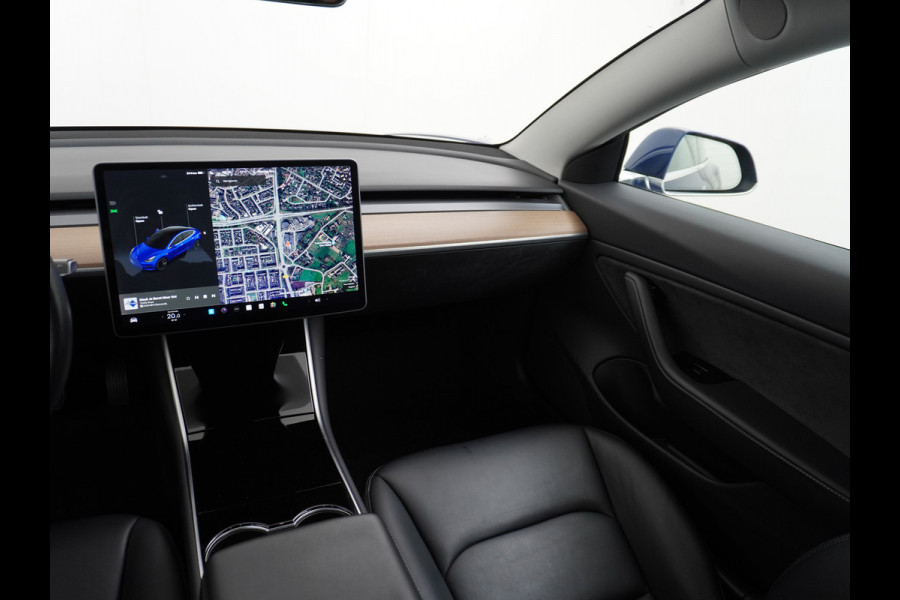 Tesla Model 3 SR+60kWh 325PK AutoPilot Premium-Luidsprekers Leer PanoDak Adaptive cruise 18" Camera's Elektr.-Stuur+Stoelen+Spiegels+Geheugen+ Ecc Navigatiesysteem full map LED-a+v Comfortstoel(en) ACC Dual-ECC DAB Voorverwarmen interieur via App Keyless via Telefoonsleutel One-Pedal-Drive Origin. NLse auto !