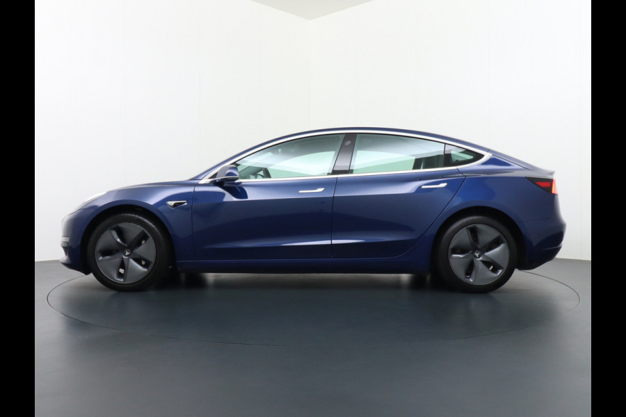 Tesla Model 3 SR+60kWh 325PK AutoPilot Premium-Luidsprekers Leer PanoDak Adaptive cruise 18" Camera's Elektr.-Stuur+Stoelen+Spiegels+Geheugen+ Ecc Navigatiesysteem full map LED-a+v Comfortstoel(en) ACC Dual-ECC DAB Voorverwarmen interieur via App Keyless via Telefoonsleutel One-Pedal-Drive Origin. NLse auto !