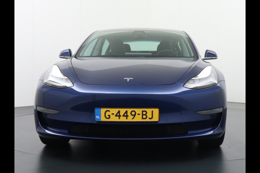 Tesla Model 3 SR+60kWh 325PK AutoPilot Premium-Luidsprekers Leer PanoDak Adaptive cruise 18" Camera's Elektr.-Stuur+Stoelen+Spiegels+Geheugen+ Ecc Navigatiesysteem full map LED-a+v Comfortstoel(en) ACC Dual-ECC DAB Voorverwarmen interieur via App Keyless via Telefoonsleutel One-Pedal-Drive Origin. NLse auto !