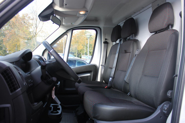 Peugeot Boxer 2.2 BlueHDi 165PK L3 3.5T | BAKWAGEN | IDEAAL ALS LOEMPIA KAR/SNACK WAGEN | NAVIGATIE | CLIMATE CONTROL | CRUISE CONTROL | DAB+ RADIO | GEVEERDE BESTUURDERSSTOEL | 3-ZITS | NIEUWE BUS! 2024 |