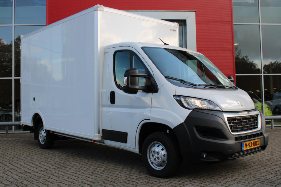 Peugeot Boxer 2.2 BlueHDi 165PK L3 3.5T | BAKWAGEN | IDEAAL ALS LOEMPIA KAR/SNACK WAGEN | NAVIGATIE | CLIMATE CONTROL | CRUISE CONTROL | DAB+ RADIO | GEVEERDE BESTUURDERSSTOEL | 3-ZITS | NIEUWE BUS! 2024 |