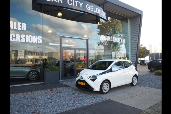 Toyota Aygo 1.0 VVT-i x-play / Automaat / CarPlay / Camera / DAB