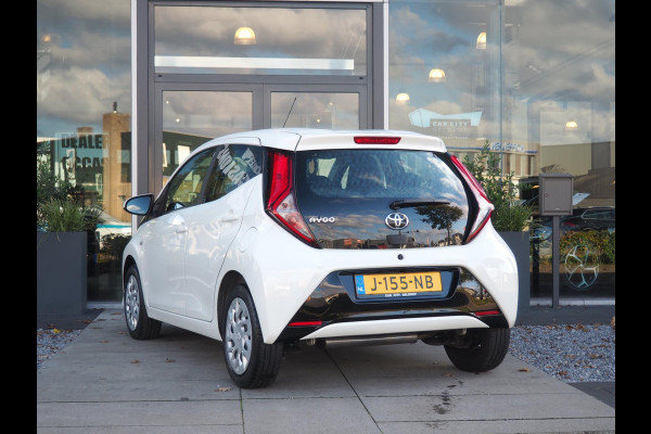 Toyota Aygo 1.0 VVT-i x-play / Automaat / CarPlay / Camera / DAB