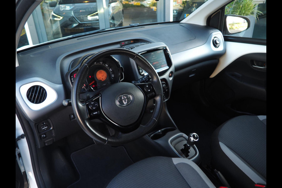 Toyota Aygo 1.0 VVT-i x-play / Automaat / CarPlay / Camera / DAB