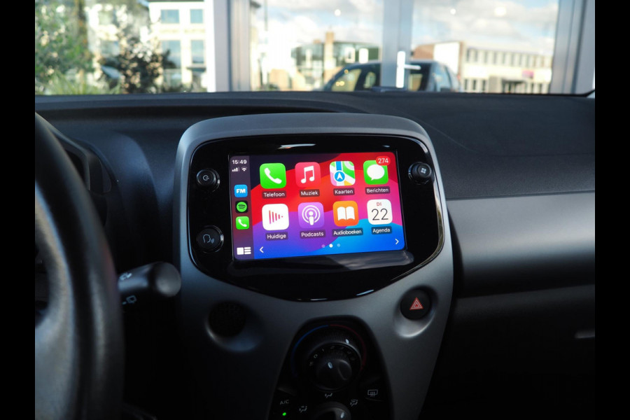 Toyota Aygo 1.0 VVT-i x-play / Automaat / CarPlay / Camera / DAB