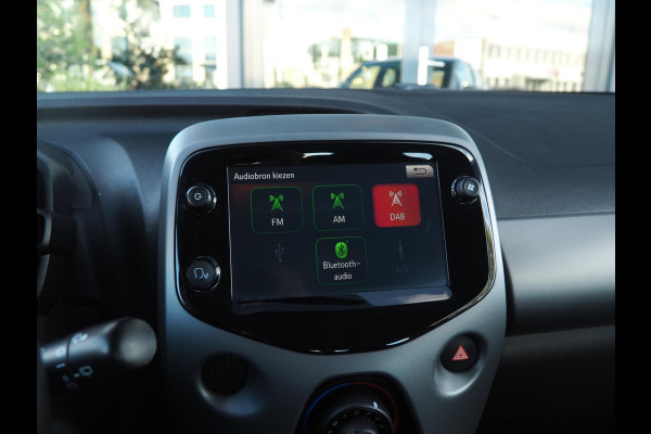 Toyota Aygo 1.0 VVT-i x-play / Automaat / CarPlay / Camera / DAB