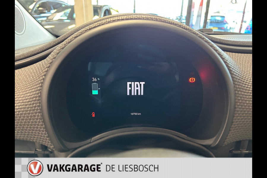 Fiat 500 La Prima 42 kWh/119pk/ Pano-dak / Leder / Camera / Navigatie