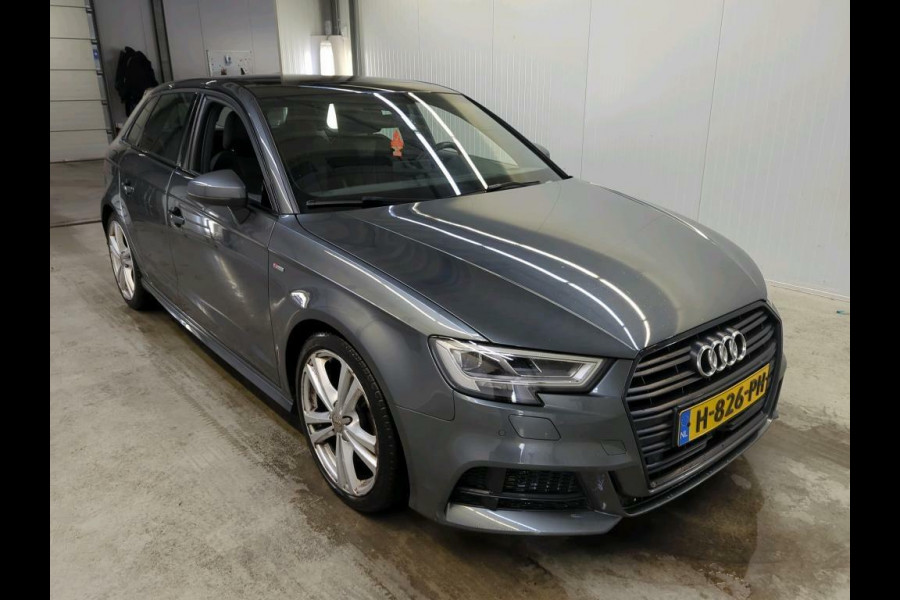 Audi A3 Sportback 35 TFSI 3x S-Line Black Edition Pano NAP