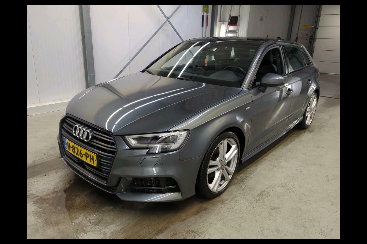 Audi A3 Sportback 35 TFSI 3x S-Line Black Edition Pano NAP