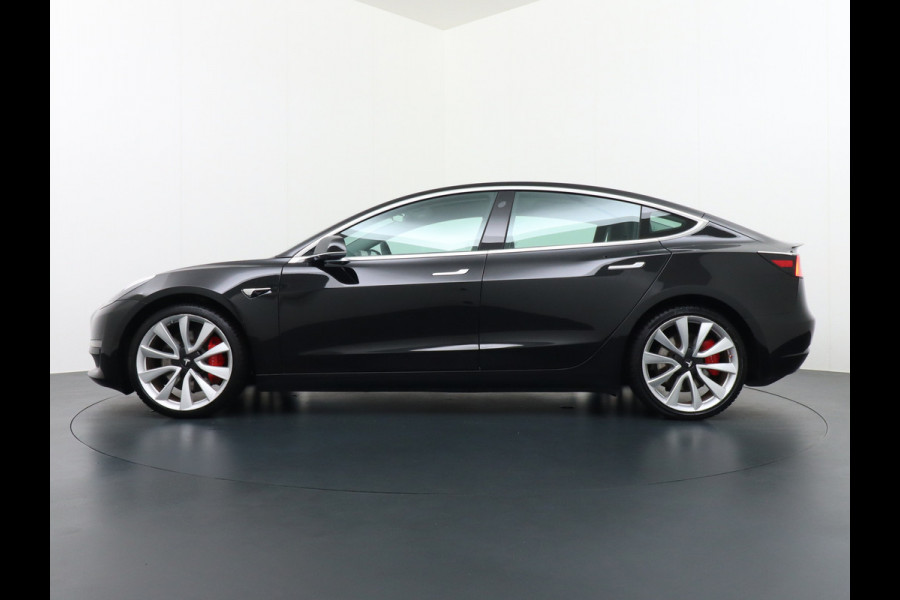 Tesla Model 3 Performance 513pk 3,4 sec 0-100 ! 20"lm FSD-vb. AutoPilot Carbon-Spoiler Premium-HiFi Pano.dak Camera Leer Adaptive-Cruise+Stop& 4wd Rode Remklauwen Premium Audio Veel grip door 4WD vierwielaandrijving.  Origineel Nederlandse auto ! Orig.NL auto  1e eigenaar