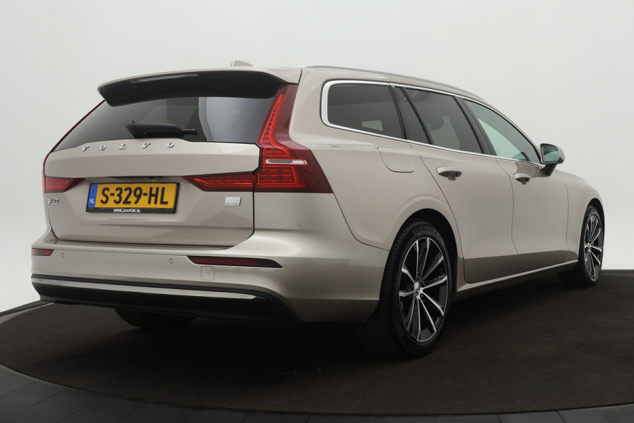 Volvo V60 BWJ 2023 / 2.0 T6 350PK Recharge AWD Core Bright | CLIMA | CAMERA A | NAVI | CRUISE | STOEL VERW. | STUURWIEL VERW. |