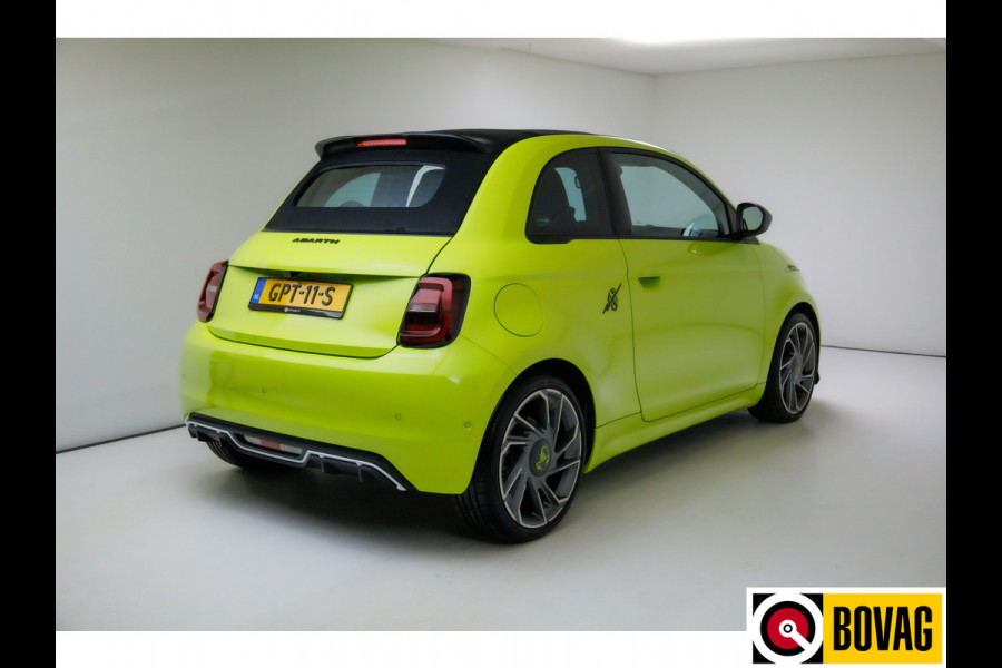 Abarth 500C Cabrio Scorpionissima 42 kWh 155 PK | € 2000,- Subsidie mogelijk! JBL, Camera, Stoelverwarming, PDC, 18" LMV, Navigatie. Sportstoelen