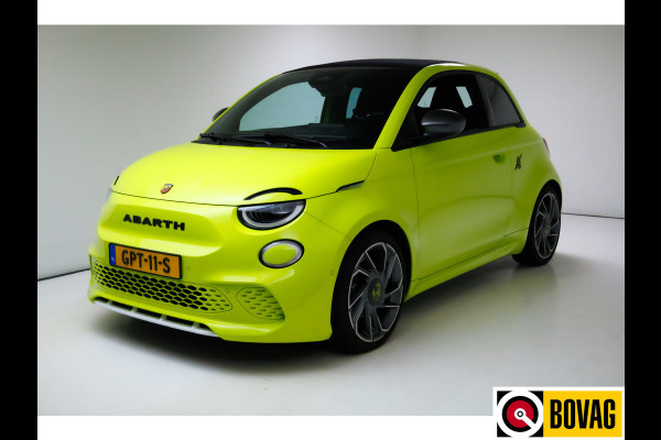 Abarth 500C Cabrio Scorpionissima 42 kWh 155 PK | € 2000,- Subsidie mogelijk! JBL, Camera, Stoelverwarming, PDC, 18" LMV, Navigatie. Sportstoelen