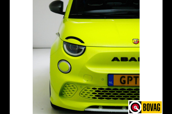 Abarth 500C Cabrio Scorpionissima 42 kWh 155 PK | € 2000,- Subsidie mogelijk! JBL, Camera, Stoelverwarming, PDC, 18" LMV, Navigatie. Sportstoelen