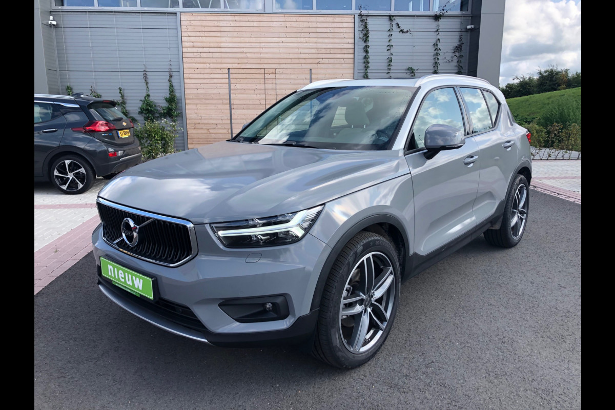 Volvo XC40 2.0 T4 Automaat - Panoramadak - Leder - Intellisafe Pro