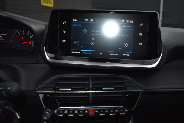 Peugeot 2008 1.2 PureTech 130PK Allure | Carplay | PDC | Incl. garantie