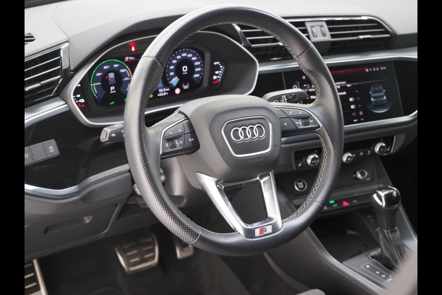 Audi Q3 45 TFSI e S-Line | Keyless | Adaptive Cruise | Camera | Stoelverwarming