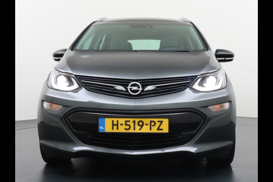 Opel Ampera-E €14.795,-na subsidie 204pk 65 kWh NW Accupakket Navi Xenon WiFi-vb. Carplay Android Pdc-v+a Dodehoek Ecc Apps Bordherkenning Cru ParkeerSensoren Voicecommand Connected-Service Multimedia WiFi voorber. bereik tot 505km origin.NLse auto 1e eigenaar Dealer onderhouden