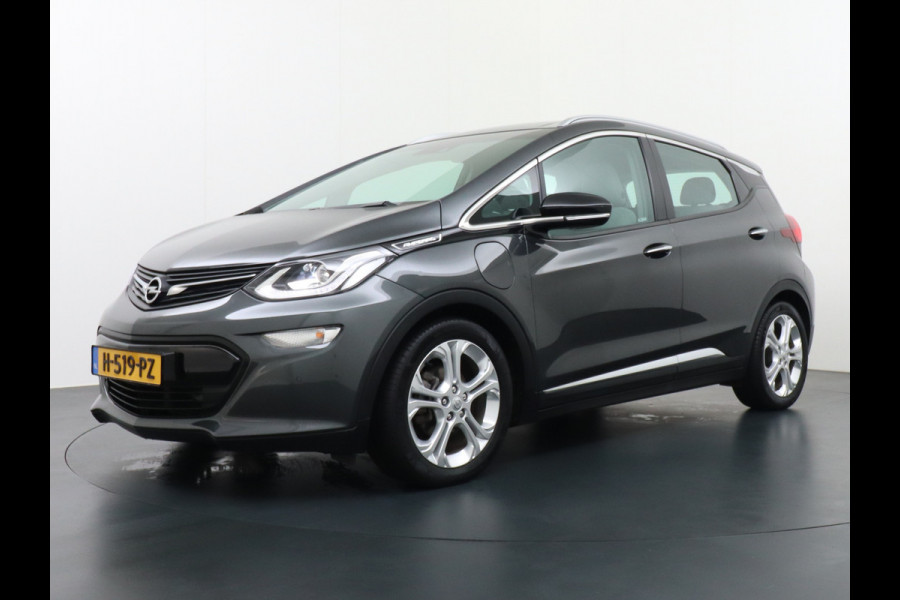 Opel Ampera-E €14.795,-na subsidie 204pk 65 kWh NW Accupakket Navi Xenon WiFi-vb. Carplay Android Pdc-v+a Dodehoek Ecc Apps Bordherkenning Cru ParkeerSensoren Voicecommand Connected-Service Multimedia WiFi voorber. bereik tot 505km origin.NLse auto 1e eigenaar Dealer onderhouden